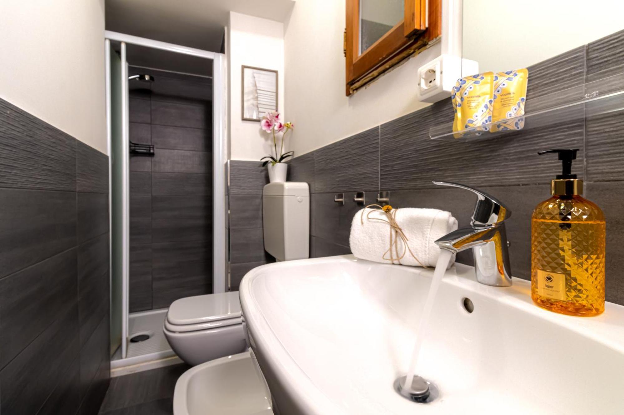 Charming Frescoed Loft Apartman Bologna Kültér fotó